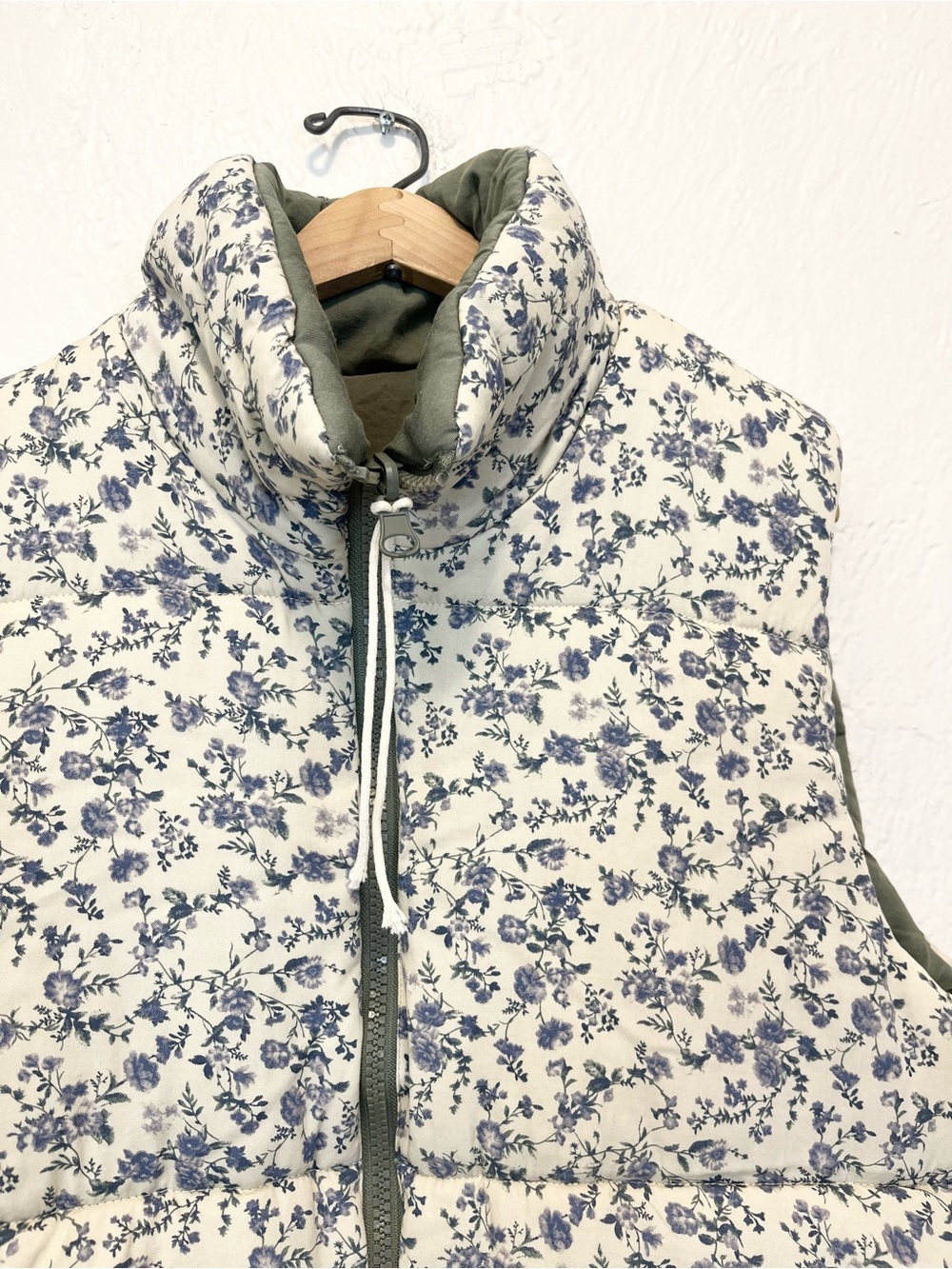 Quilted Puffer Vest Jacket Cottagecore Farmhouse Cream Blue Floral Green Large L